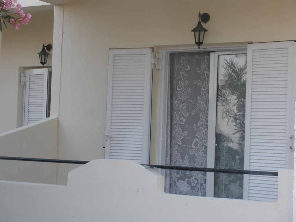 Tony'S Apartments Agios Georgios  Exterior photo